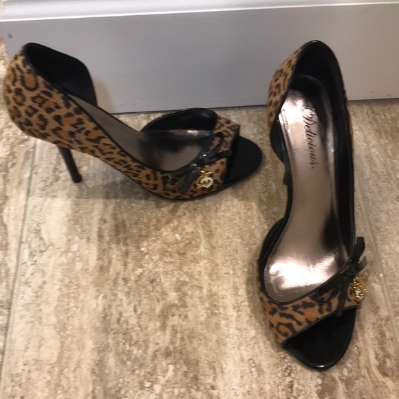 Sexy size 7.5 leopard heels - Picture 2 of 8